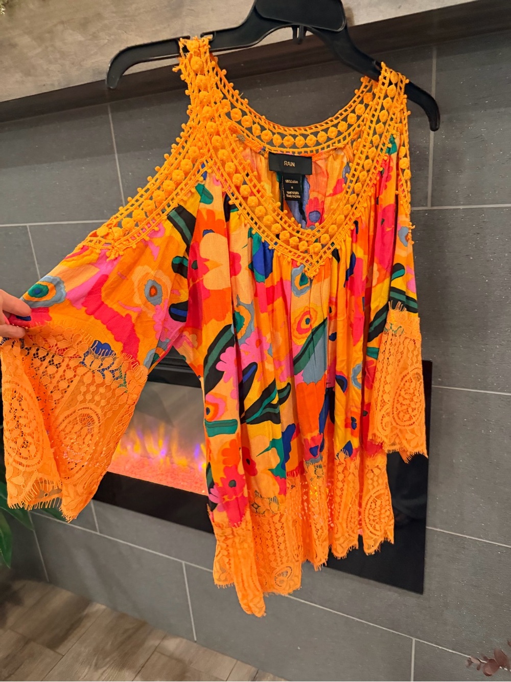 RAIN Orange Floral Boho Crochet Cold Shoulder Bell Sleeve Top Medium - Picture 2 of 9